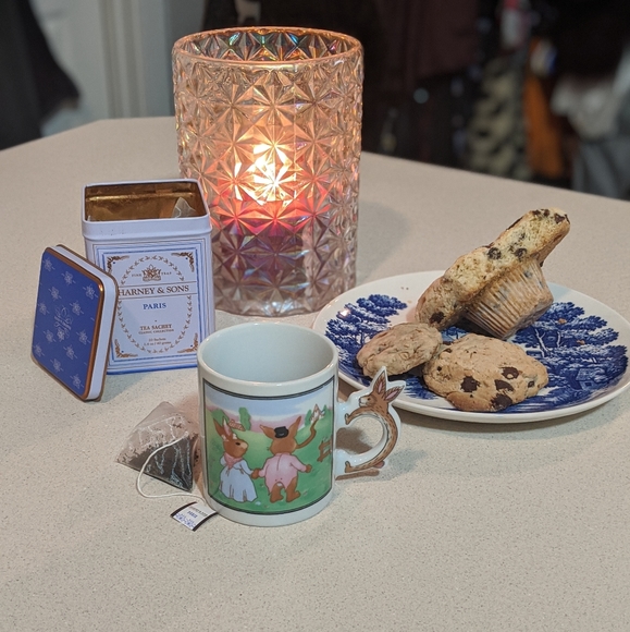 Vintage Bunny Mug - Picture 1 of 3